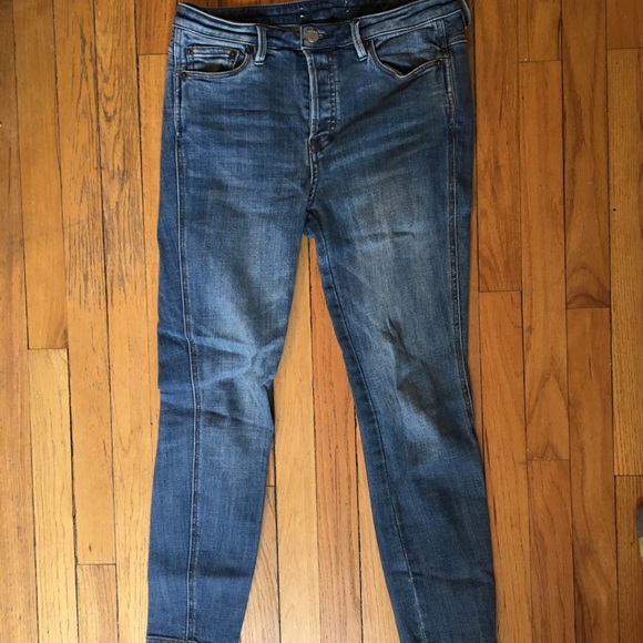 ☆ Free People Medium Wash Ankle Skinnies ☆ - Picture 5 of 8